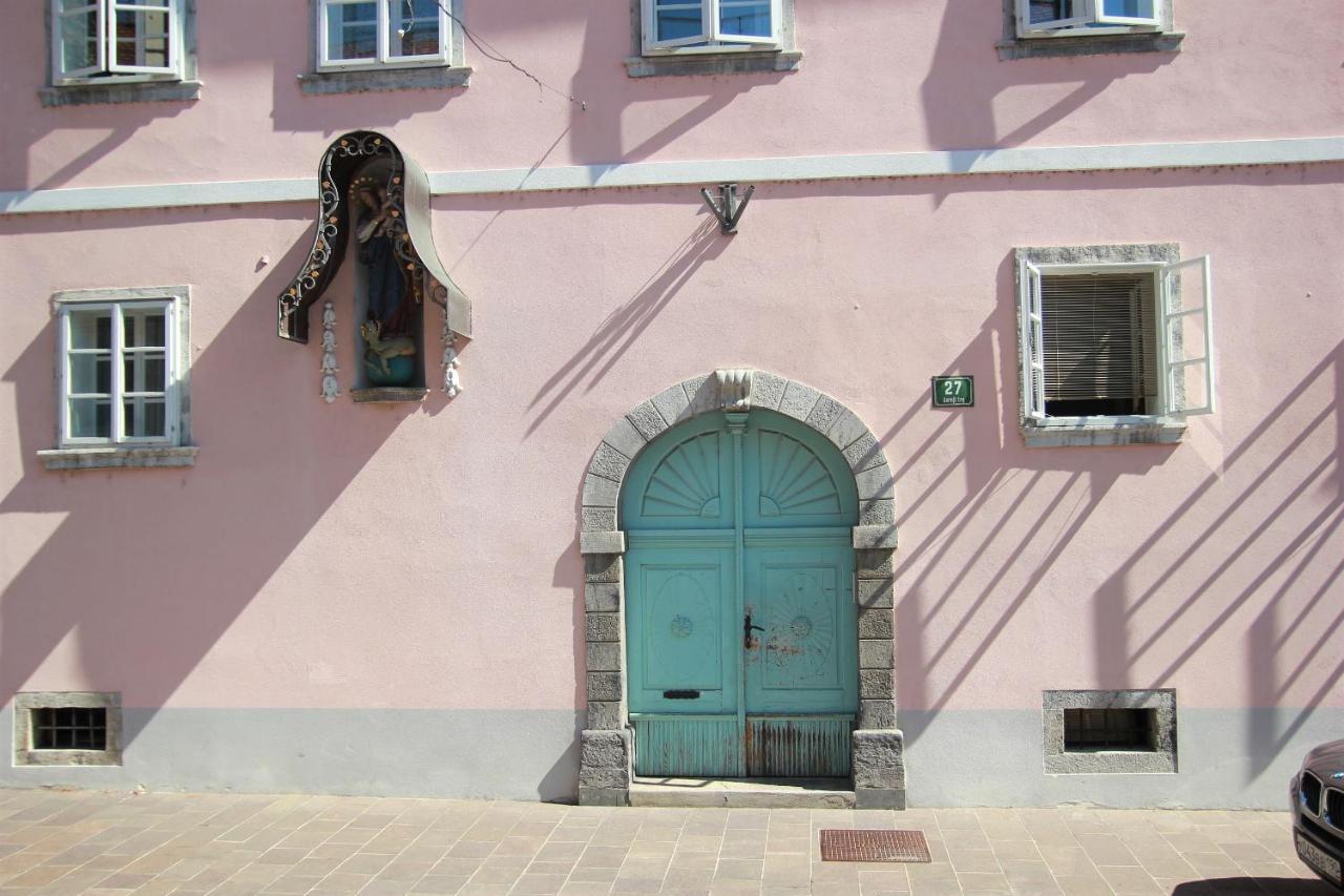 Pink House Studio Ljubljana Exteriör bild